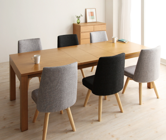 テーブルが3段階の大きさに調節でき、ゆったりと人数分の椅子を置ける伸縮式ダイニングテーブル【Fier】フィーアダイニングテーブルセット
